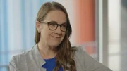 Lea Dohm zeigt psychologische Mechanismen auf, die uns sowohl blockieren als auch aktivieren können und geht der Frage nach, warum es uns so schwer fällt zu handeln.