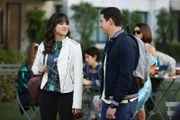 Erica Goldberg (Hayley Orrantia, l.); Geoff Schwartz (Sam Lerner, r.)