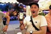 Feiern nur mit Alkohol - Wieso brauchen wir den Rausch? Lukas ist vom Testergebnis überrascht.