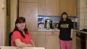 Petra hängt die Jobsuche vorerst an den Nagel, um für Tochter Selina da zu sein