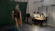 Biomechaniker messen mit Hilfe von Motion Capture die genauen Bewegungsabläufe bei Märschen mit schwerem Gepäck.