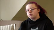 Leann hat erst vor kurzem einen Minijob im Verkauf angenommen, bei dem ihr jetzt gekündigt wurde. Sie selbst kann sich ihr unfreiwilliges Ende in der Arbeitswelt gar nicht erklären.