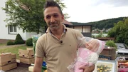 Trödelprofi Mauro Corradino will Rentnerin Hannelore unterstützen