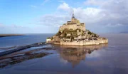 Das berühmteste Bauwerk der Normandie ist der sagenumwobenen Klosterberg Mont St. Michel.