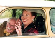 Charlotte Gaus (Ursula Karusseit) und Friedrich Steinbach (Fred Delmare) haben sich gemeinsam zum Tanzen verabredet. Doch das vergnügliche Tanzabenteuer endet mit einem Malheur...