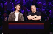 Rateteam-Kapitän Elton (r.) mit Moderator Thore Schölermann (l.).