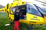 Prof. Dr. Matthias Münzberg (Notarzt) vom Heli-Team, das den verletzten Ralf abholt.