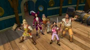 Die Piratenbesatzung der Jolly Roger ist zum Angriff bereit.