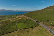 Der Ring of Kerry ist Irlands schönste Panoramastraße. Sie führt über 180 Kilometer rund um die Iveragh-Halbinsel im Südwesten des Landes.