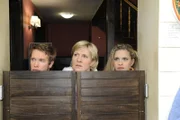 Auf Geisterjagd: (v.l.n.r.) Jojo (Bernhard Bozian), Susanne (Heike Jonca) und Mia (Josephine Schmidt) ..