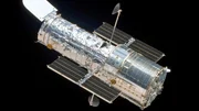 Das Weltraumteleskop Hubble bietet einen Blick auf das Universum, weil es von der Erde aus nicht möglich ist. Im elektromagnetischen Spektrum arbeitet es vom Infrarot- bis in den Ultraviolettbereich.