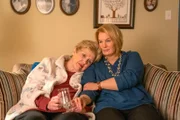 Shirley Neumann (Celia Weston) und Pam Hupp (Renée Zellweger).