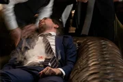 Silvio Durand (Mikael Di Marzo) stirbt qualvoll in einer Bar. Wer hat ihn umgebracht?