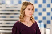 Brea Bee (Sadie Stanley)
