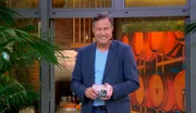 SWR Fernsehen COMEDY VOM RHEIN, "mit Lars Reichow", am Dienstag um 22:30 Uhr. Direkt vom Binger Rheinufer, aus der Vinothek in Bingen, präsentiert Lars Reichow dreißig Minuten Programm voller Humor.