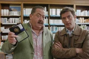 Die Kommissare Korbinian Hofer (li. Joseph Hannesschläger) und Christian Lind (re. Tom Mikulla) ermitteln im beruflichen Umfeld der Toten.