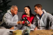 Prof. Dr. Alexander von Arnstett (Florian Fitz, l.), Sofia Abbas (Kiara Brunken, M.) und Lukas Hilpert (Niklas Löffler, r.)