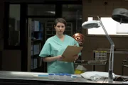 Alice Meerks (Danitza Athanassiadis) versucht, als taubstumme Pathologin mehr über den Mord an einer jungen Frau herauszufinden.