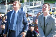 (v.li.): Ted Levine (Capt. Leland Stottlemeyer), Jason Gray-Stanford (Lt. Randall Disher).