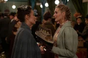 Rose Rivière (Julie de Bona, l.) und Alice de Jeansin (Camille Lou).