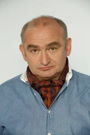 Maximilian Volkert als Sigi Zimmerschied in "Die Rosenheim-Cops Wer stört, stirbt"