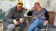 Elvis hilft Carmen bei der Suche nach einem Gebrauchtwagen. Seit Monaten hat die sechsfache Mutter Probleme mit ihrem aktuellen Auto und möchte sich deshalb einen neuen fahrbaren Untersatz anschaffen.
