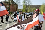 Bundesweite Versammlung von “Reichsbürgern” am 6. April 2024 in Gera: Zwei Männer wollen das “Reichsland Elsaß-Lothringen” repräsentieren.