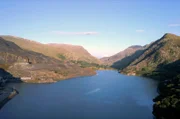 Snowdonia ist ein Land der Seen: Über 200 faszinieren als Naturkulisse und Lebensraum.