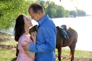 MDR Fernsehen DIE STEIN II. STAFFEL FOLGE 25, "Jetzt oder nie", am Sonntag (20.01.13) um 13:10 Uhr. Stefan Hagen (Jochen Horst, r.) macht Katja Stein (Julia Stemberger, l.) einen Heiratsantrag.