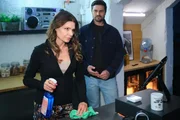 Britta (Tabea Heynig) bleibt nichts anderes übrig, als auch Pacos (Milos Vukovic) Turnhallenpflichten zu übernehmen.