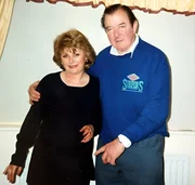 Christine Lee (l.), John Lowe
