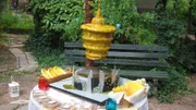 Finished honeybee cake at location.