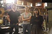 Ein neuer Fall wartet auf Nell (Ren&eacute;e Felice Smith, r.), Deeks (Eric Christian Olsen, l.) und Kensi (Daniela Ruah, M.) ...