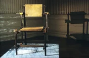 Ein Stuhl, entworfen von Gerrit Rietveld.