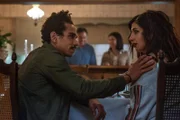 Pablo Simon Bolivar (Ray Santiago, l.); Kelly Maxwell (Dana DeLorenzo, r.)