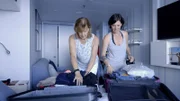 Beatrix und Katharina Staud packen ihre Koffer