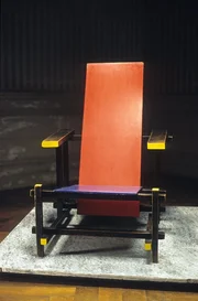 Eine Ikone der Moderne: 1919 wurde der blau-rote Stuhl im Kunst-Journal "De Stijl" vorgestellt.
