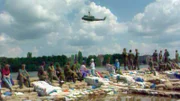 Die 1990er – das Land Brandenburg wird gegründet und sucht nach seiner Identität. Die Brandenburger kämpfen um ihre Arbeit, verabschieden die russischen Streitkräfte, sagen Nein zur Berlin-Fusion und halten zusammen beim Oderhochwasser. Eine Brandenburg-Chronik zum 30. Geburtstag des Landes: drei Jahrzehnte voller Aufbrüche, Höhenflüge, Rückschläge, kleiner Geschichten und großer Geschichte. - Das Jahrhunderthochwasser an der Oder, 1997.