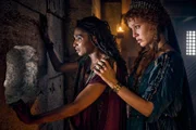 v.li.: Cala (Sara Martins), Antonia (Gabriella Pession)