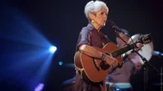 Joan Baez' Auftritt vom 13. Juni 2018 gehört zu einem ihrer sechs ausverkauften Pariser Konzerte.