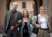 Ein starkes Trio: Richterin Lena Kalbach (Michaela May, Mitte), mit ihrer Tochter, der Staatsanwältin Nike (Anna Schudt) und dem Rechtsanwalt Friedrich (Götz Schubert).