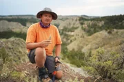 Die Zähne des T-Rex waren wie geschaffen für das Zermalmen von Knochen. Etwa 1,5 Kilometer von der Hauptgrabungsstätte mit Clovers Überresten stießen die Paläontologen auf die Spuren des Räubers.