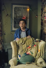 Malcolm (Frankie Muniz) ist sprachlos über den Verlauf der diesjährigen Weihnachtsfeier.