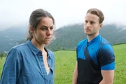 Julia Obermeier (Liane Forestieri) und Marlon Schubert (Nicolas Wolf) lieben sich, doch haben sehr unterschiedliche Vorstellungen von einer möglichen gemeinsamen Zukunft.