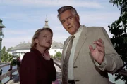 Carola (Michou Friesz), Wenzel Hofer (Klaus Wildbolz).