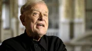 Der ehemalige Burgtheaterdirektor Claus Peymann im Interview.
