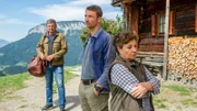 Der Bergdoktor Staffel 16 Spiel mit dem Feuer – Teil 2 Zwei Männer und eine Frau: Hans Sigl als Bergdoktor Dr. Martin Gruber, Heiko Ruprecht als Hans Gruber, Monika Baumgartner als Lisbeth Gruber