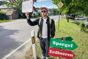 Irgendwo im Nirgendwo: Jan Fitze beim Autostopp in Deutschland