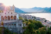 Streifzug durch das Tessin
Magadinoebene und Alp Dötra
Die Wallfahrtskirche Madonna del Sasso oberhalb Locarno
SRF/Peter Moers