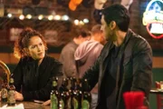 Station 19 Staffel 5 Folge 15 Ein schöner Abend nimmt ein tragisches Ende: Jaina Lee Ortiz als Andy Herrara (l.)